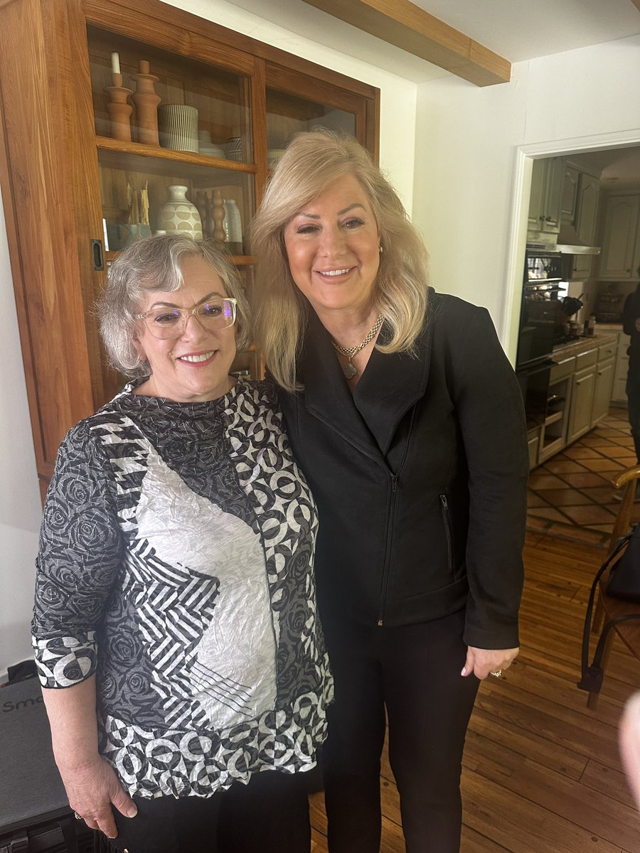 Fruition_Films's tweet photo. Another great day of filming with two giants in the world of financial education. A huge thank you to @TheLynetteZang and @LindaPJones for filming with us on the set of #moneydisrupted https://t.co/gjsqvrtn74