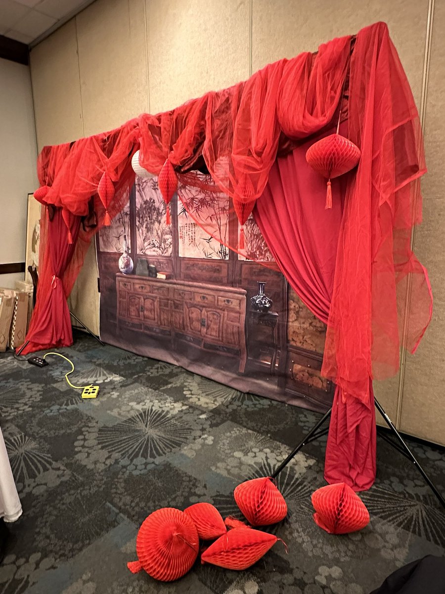 Drove all day to <a href="/IbashoCon/">IbashoCon</a>, then set up photo spots for the Danmei meet up on Sunday! But you can also come tomorrow to take selfies! Fandom Circuit room where cosplay repair is!