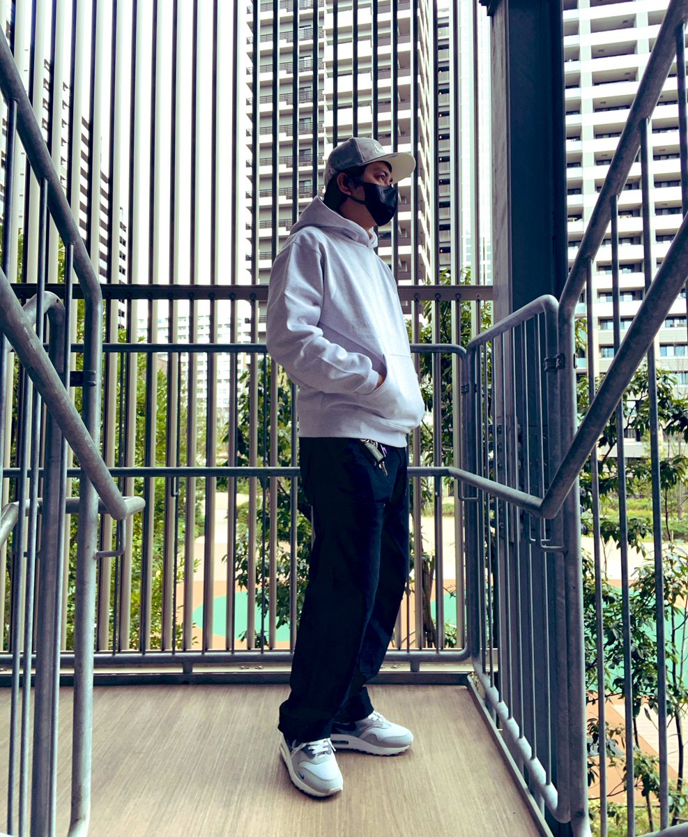 bonta_neco's tweet image. 🧢　samples✖︎lafayette✖︎newera

👕　FR2　羊蹄hoodie

👖　SWUN double knee paisley pants

👟　NIKE  Air Max 1 &quot;London&quot;

ALL GREAT ITEMS🐱✨
THX👍✨

#samples
#lafayette
#NEWERA
#FR2
#SWUN
#NIKE