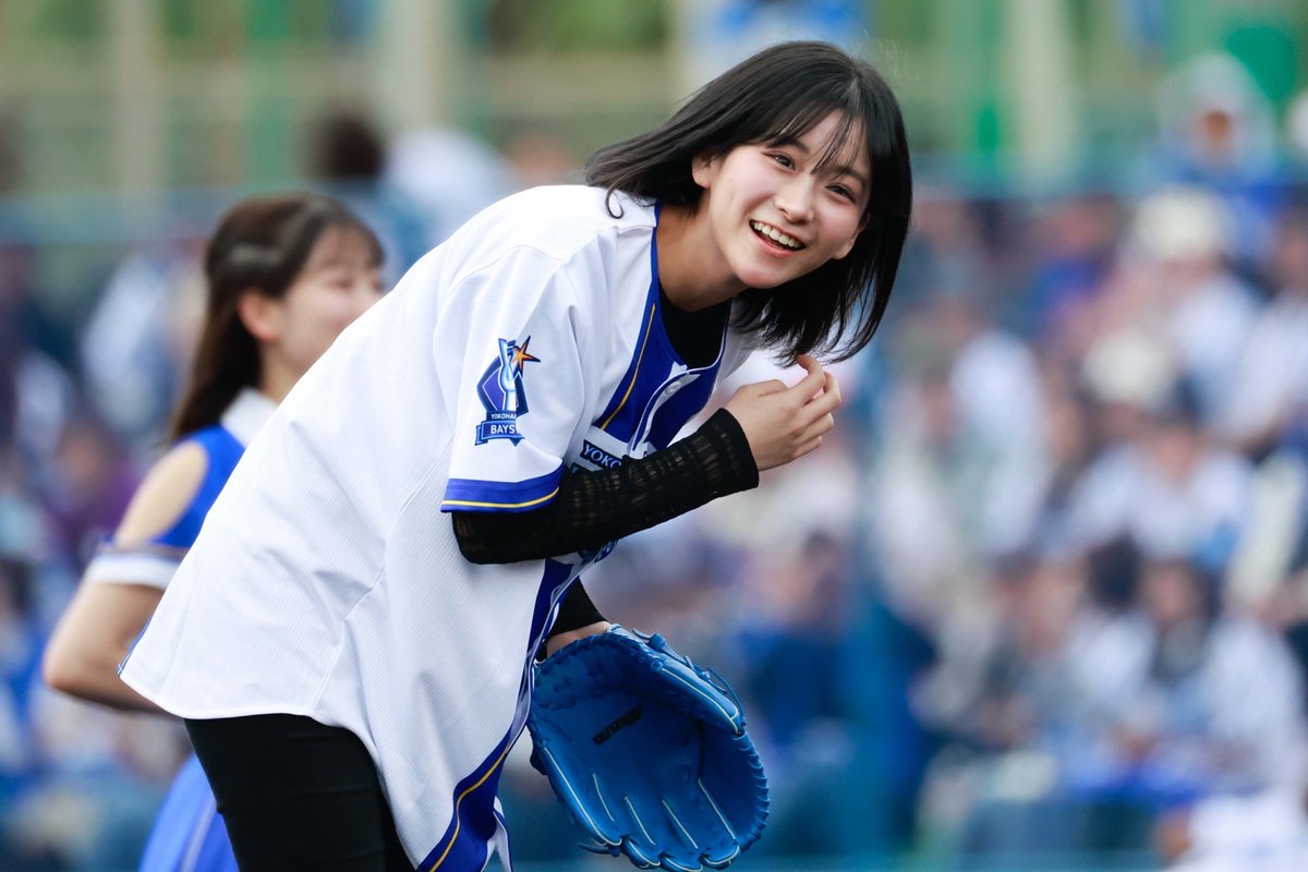 巨人 - #DeNA（オープン戦） タレントの #金子みゆ さんがセレモニアル