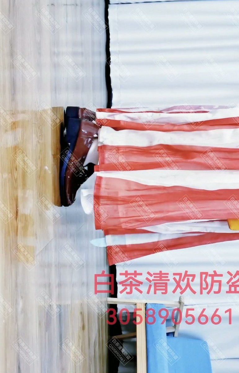 6ul0cVj1c5Jh9DT's tweet photo. 转赞评抽
超大尿量漏尿end
最后一次失禁，制服鞋在站着的时候一直往外冒尿，天鹅绒的白丝趁尿都反光，抬一下脚直接迸射出来了，转圈圈下裙裙摆四处甩尿，打扫卫生火葬场了，但是超级喜欢这种制服鞋玩漏尿hhh
#漏尿 #失禁 #原味 #羞耻 
#反差 #尿痕 #憋尿 #汉服  #汉服娘 #裤袜 #尿失禁 #湿热 #福利 https://t.co/FeWCB8nbjN