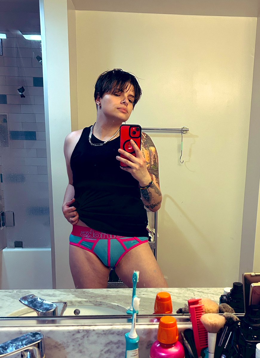 Quick thirst trap before I get dressed to go dancing