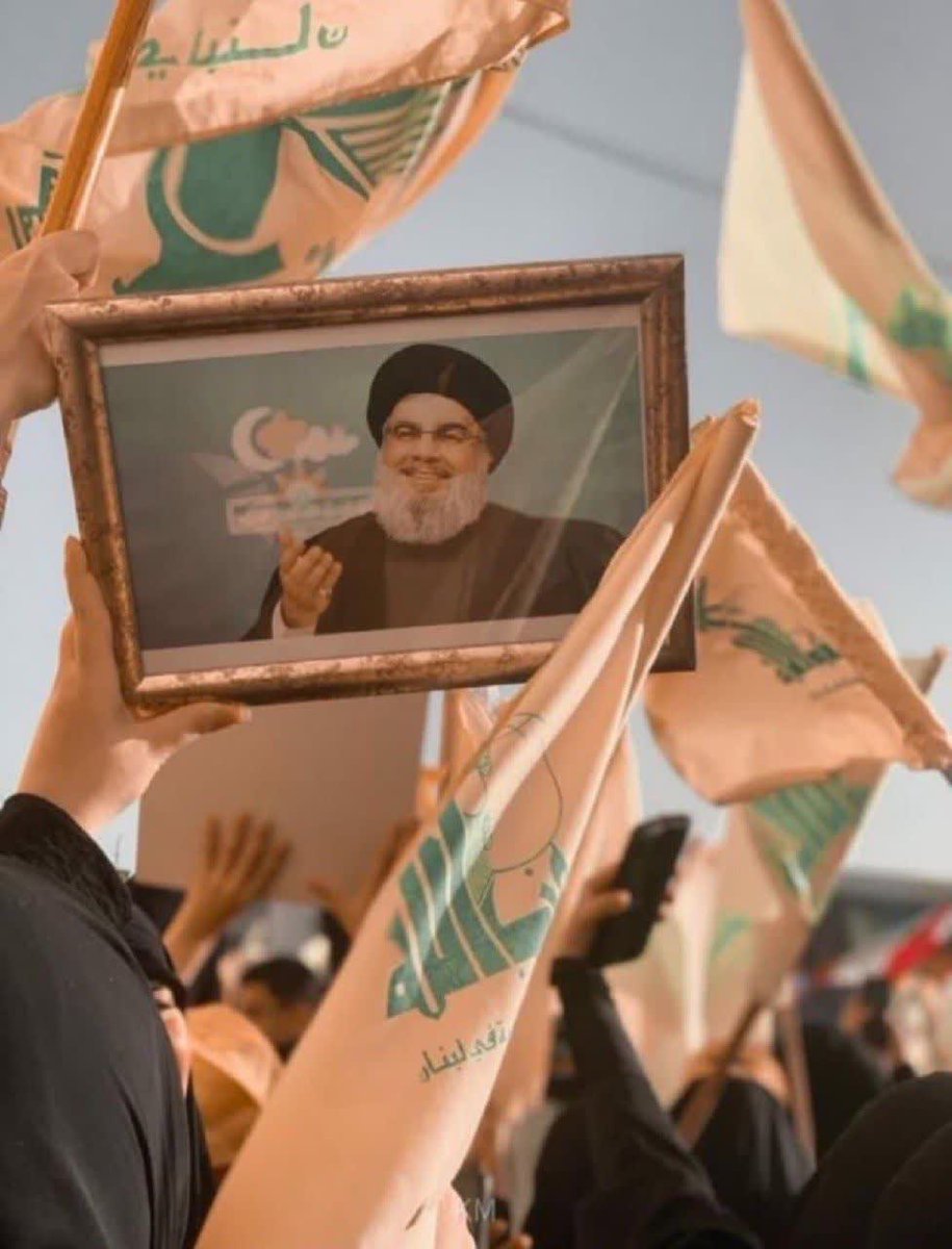 🔶 لَن تسقطِ الرّاية. 
🔸«پرچمی که هرگز پایین نخواهد آمد...» 
       (سیدشهیدالمقاومة)
 #إنا_على_العهد