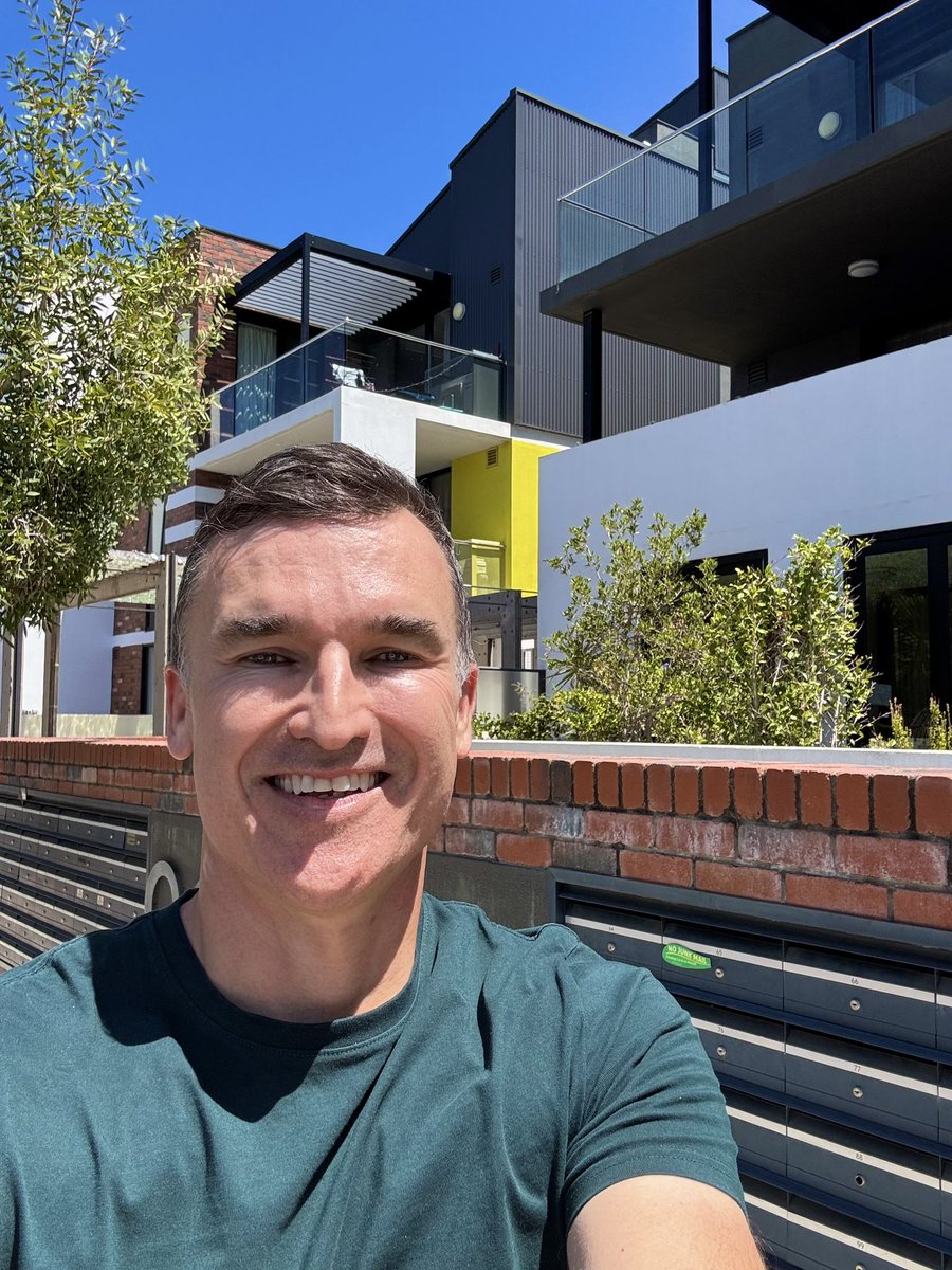 Stunning day to door knock in Perth near Robertson Park. 

Door knocking major apartment complexes can be tricky and a lot more intensive: I’ve just spent 1.5 hours on the intercom and on the doors at this complex behind me! 

But it’s definitely worthwhile, as people are very
