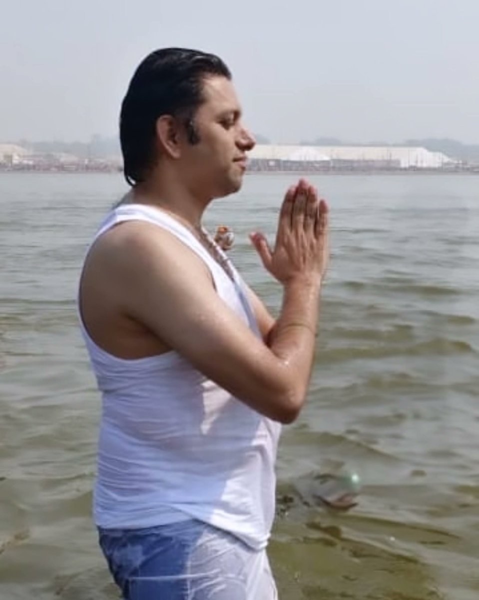 PrateekChatINC's tweet photo. #kumbhsnan 
#PrayagrajMahakumbh2025 
#trivenisangam https://t.co/6eytqIg3Vq