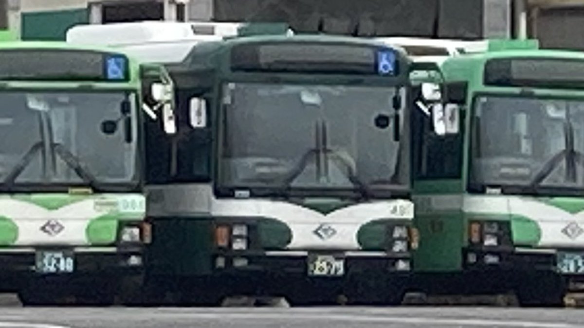 今日の神戸市バス 松原営業所 464も465も490も寝てる…