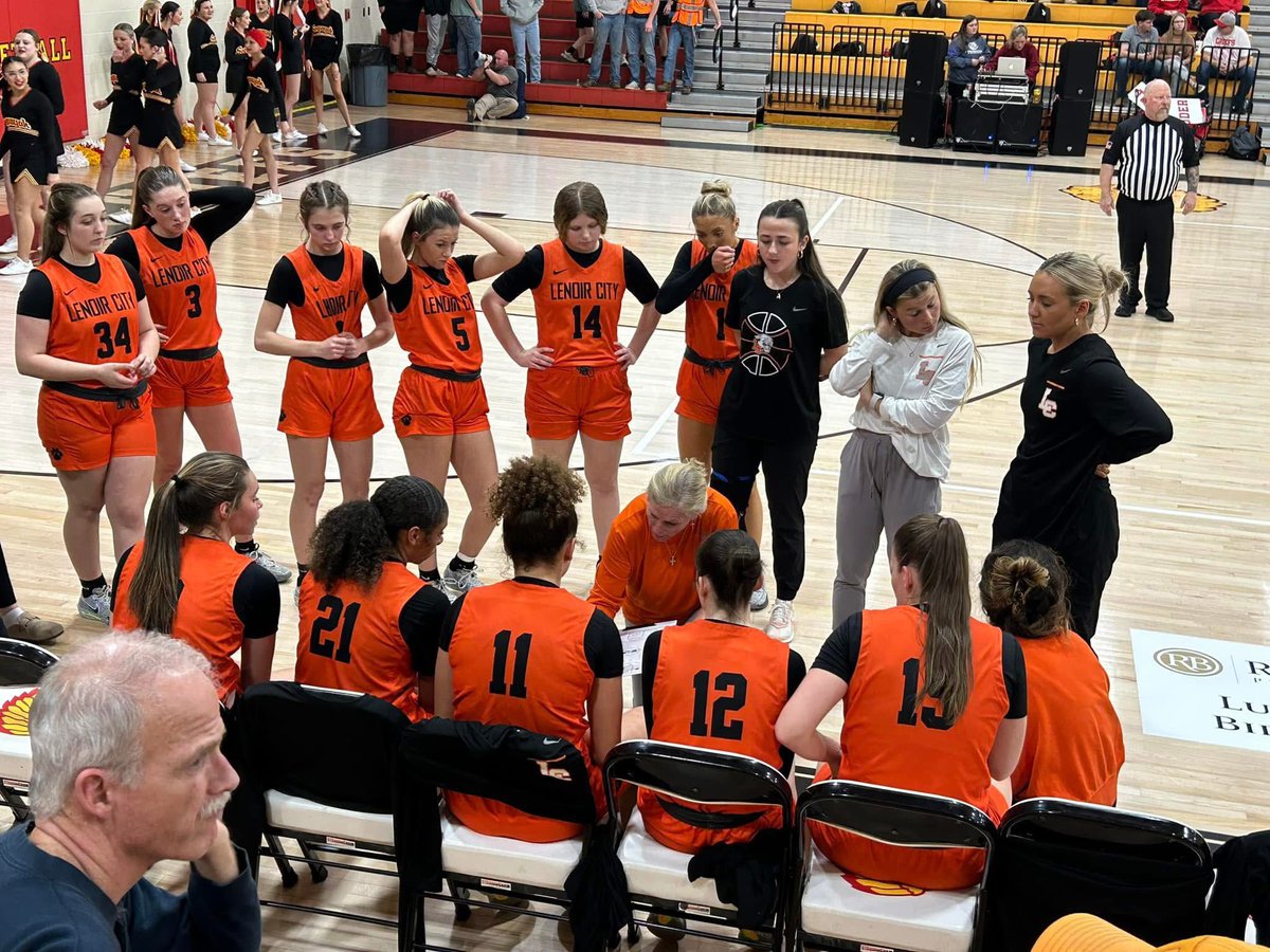 First round of district tournament ✅
Great team win tonight vs South Doyle! The Lady Panthers will play Heritage Monday Night in the district tournament championship!