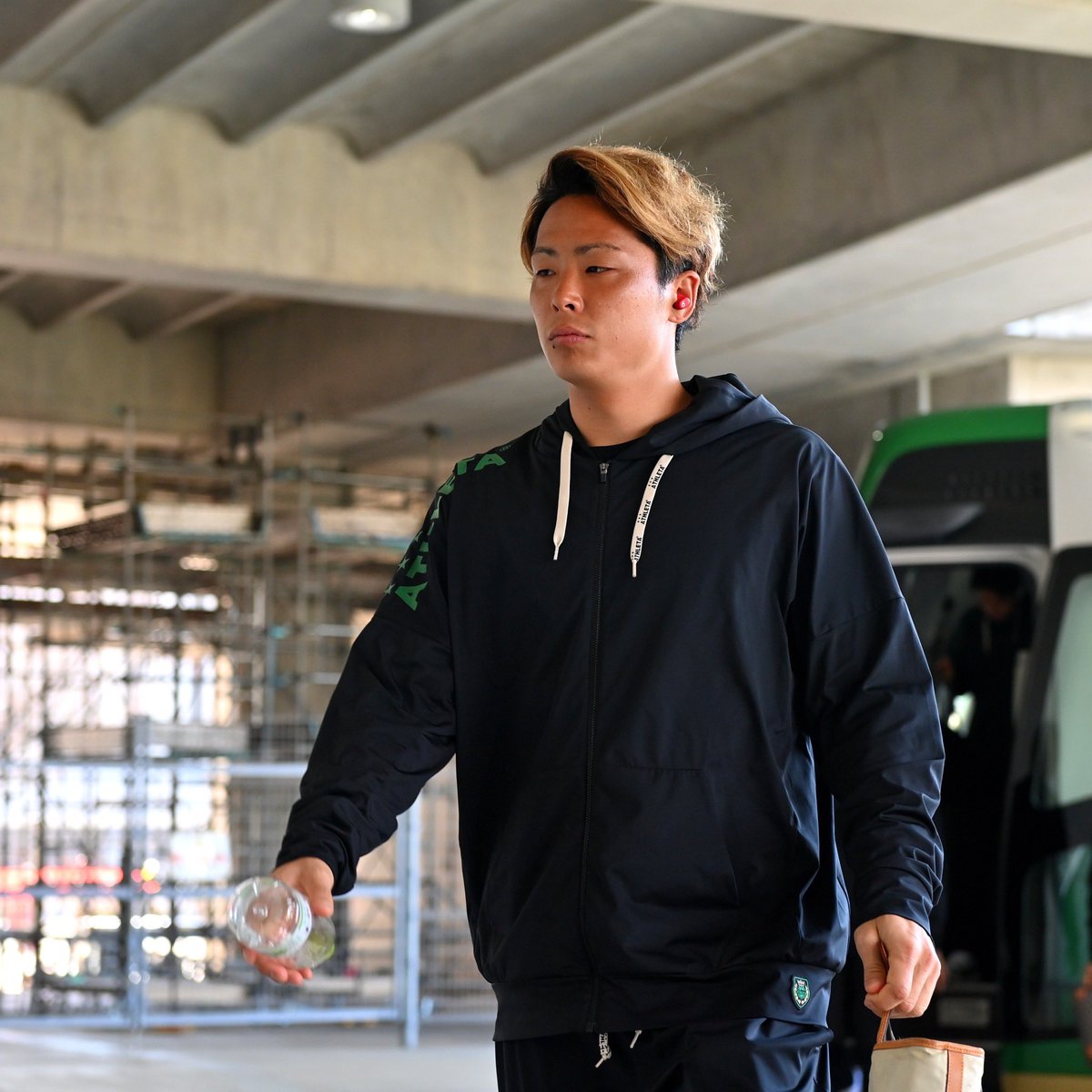 チームバス到着！ 本日15時キックオフ⚽️ 応援よろしくお願いします