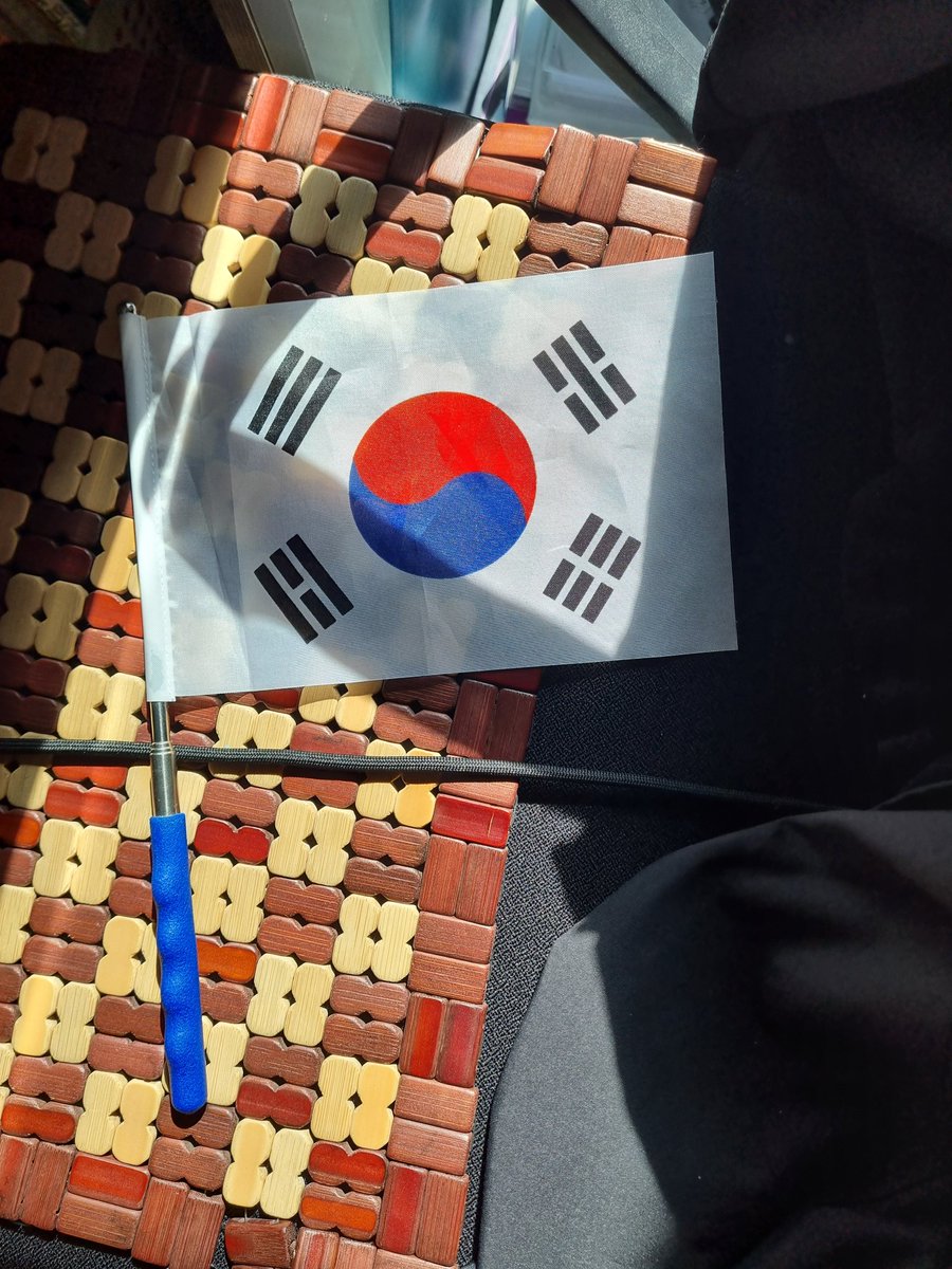 kimhoon_kun's tweet photo. 지금 둔산동 갑니다.
屯山洞(ドゥンサンドン)にいこう
#대전 #탄핵반대 #stopthestill
#大田
弾劾反対 尹大統領復帰
탄핵반대 윤석열 복귀 https://t.co/D6eevgchH0