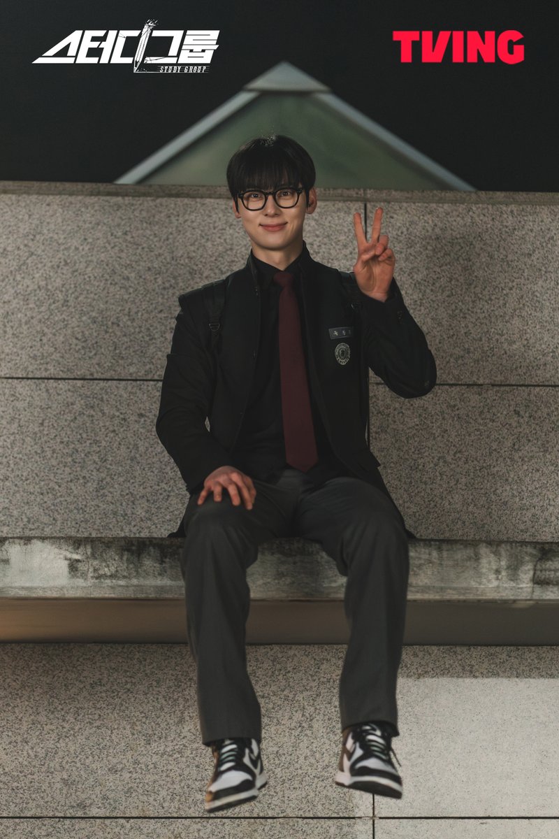 TVING 티빙 tweet media