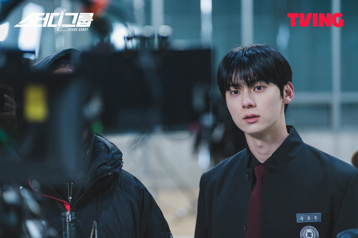 TVING 티빙 tweet media