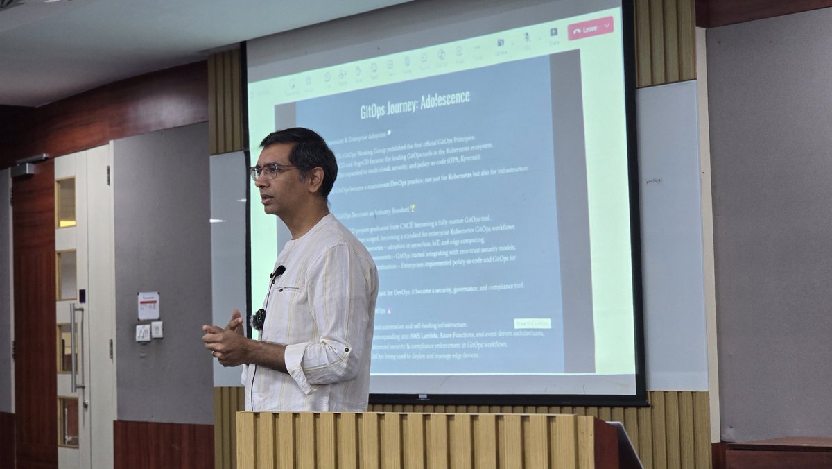 cncfhyd's tweet image. The first talk of the day is by Apoorva who&apos;s giving us a 20,000 ft view of GitOps, it&apos;s history and why it&apos;s the need of the hour.

#CNCFHyderabad #GitOps
