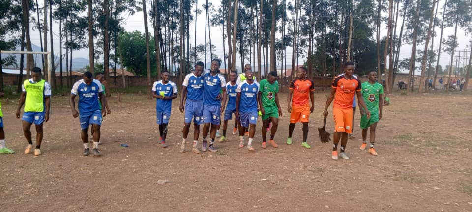 Rwamparabullsfc's tweet photo. Our captain, masereka Wilber is among the Rwenzori province defenders who were summoned to face Bunyoro province today 22nd/2/2025
In the FUFA DRUM QUALIFIERS-2024/2025. https://t.co/mwf0ec5XPQ