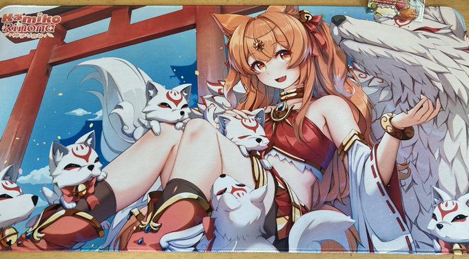 イラストを描かせていただいたグッズを頂きました!
Vtuberの神子りのなさん。

デスクマット。大きい!ありがとうございます!!!
たぶんこの世で一番大きな私のイラスト。 