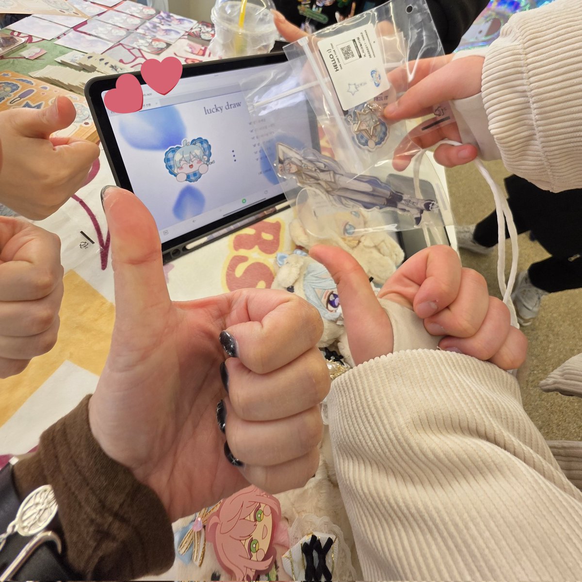 럭키드로우 2등 ‘비’ 상 1개 소진되었습니다!
2개 더 남아있습니다🩵