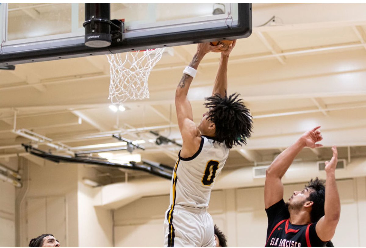 Tonight Your Gladiators complete the season by defeating the Canada College Colts 85-79 and finish in 2nd place 10-4 in the coast north conference and 21-7 overall. 

Your Gladiators were led by: 

Marcellus Edwards 22pts 10ast (double double) 2stls

Zion Yeargin 21pts 6rebs 3ast
