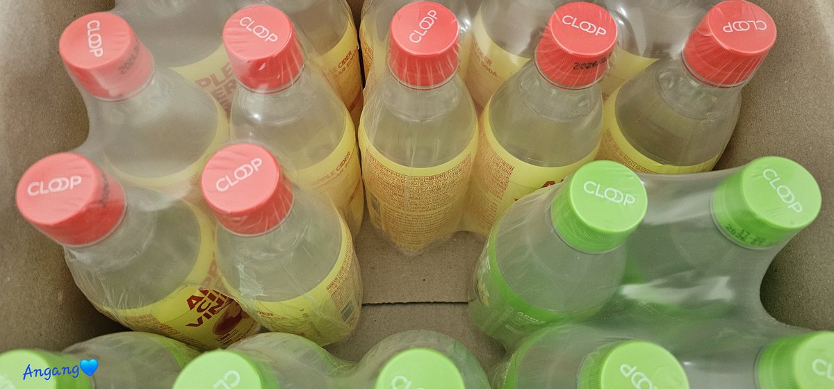 zhtshfoangang's tweet image. 클룹 애사비 도오착~💙딱 점심 때여서 다같이 마셔보았음 
제로콜라 제로사이다 보다 훨 맛있고 건강한 맛 💙
의뢰자 장우영 덕분에 저렴하게 맛있는거 잘 샀다 ~💙
그나저나 장우영 보고싶다💙 어제 장한량보고 내일 도라이버 볼건데 ...보고싶다 💙 
춤우가 보고싶은 거다💙
#2PM우영 #의뢰자 #cloop