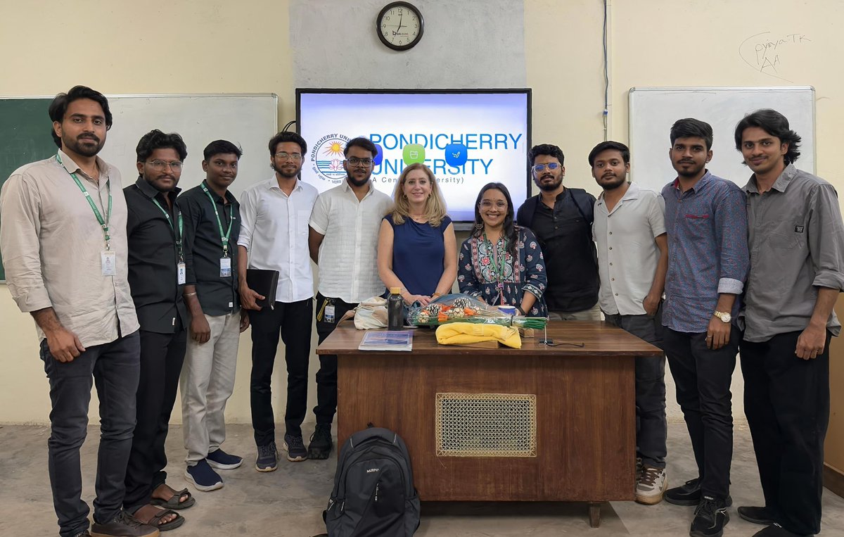DMS_since_1986's tweet photo. Designing the Future, Together!
We were honored to host Prof. Julie Tixier from @UniEiffel_VPInt, France 🇫🇷 at @DMS_since_1986 🇮🇳 where she shared her expertise on Design Thinking and its user-centered approach to innovation, organized by Prof.@vak73, MoU Coordinator. @PondiUniVC https://t.co/Z0uNCn8itj