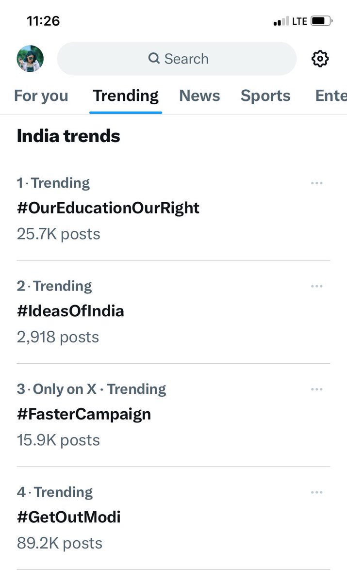 kaajalActress's tweet photo. #OurEducationOurRight

Enna maamae 3 naala vuri vurini 

Vurikaranuga pola😁😂😂😂 https://t.co/9HHSV45V7p