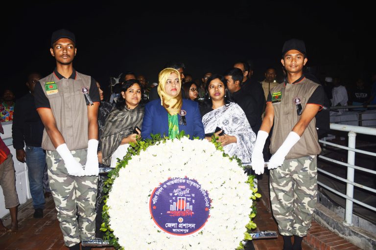 জামালপুরে ভাষা শহীদদের প্রতি প্রশাসনের শ্রদ্ধা নিবেদন