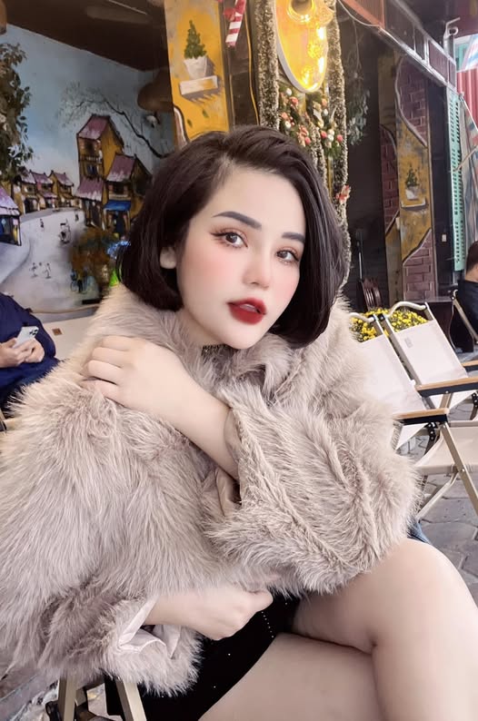 Tính Em chẳng thích la cà, tính em chỉ thích mặn mà cùng anh .