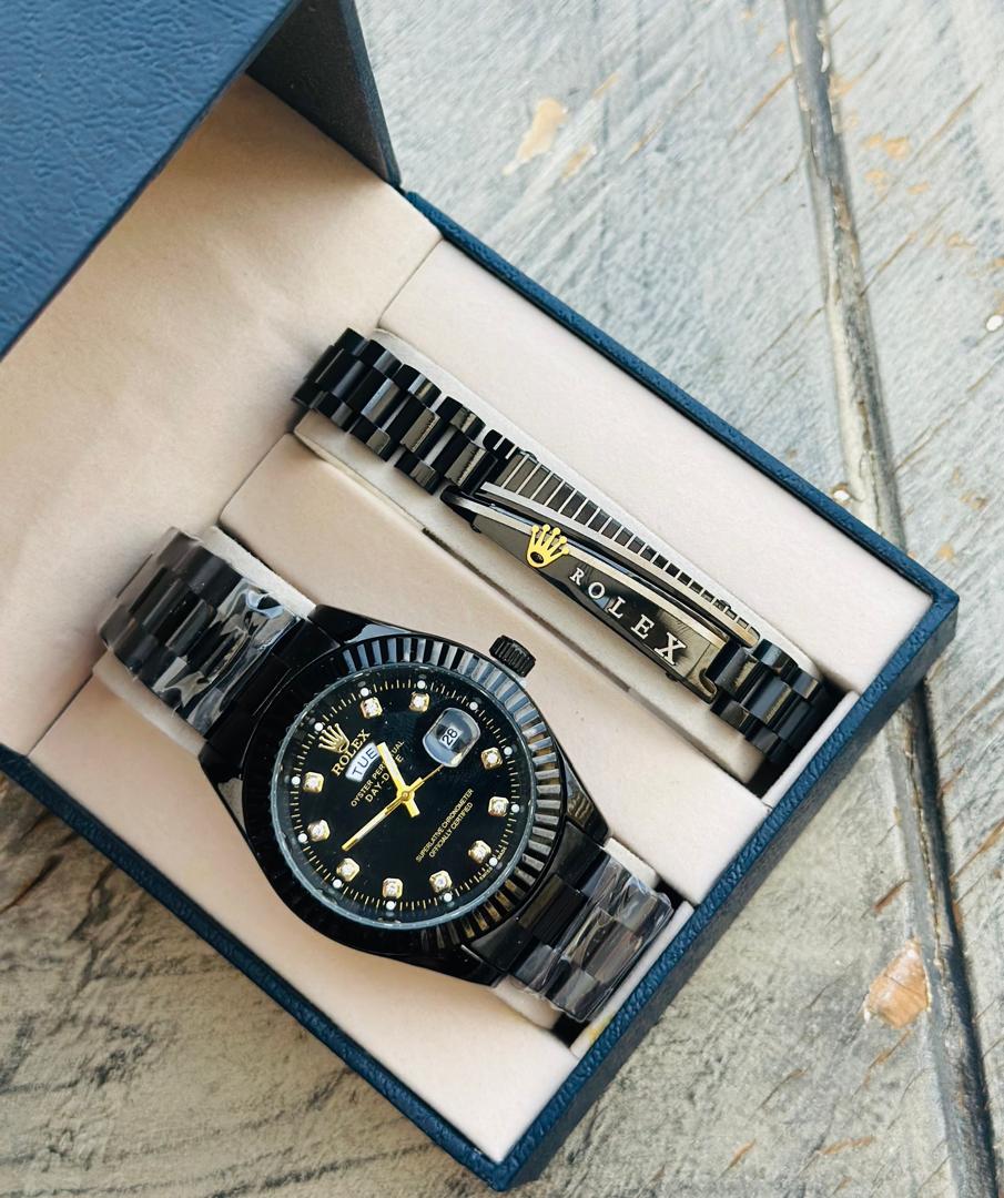 PMtendah's tweet photo. NEW MEN SETS♥️ 

 📌39,000 NO BOX
 📌45,000  BOXED

 📎SAA(WATCH
 📎BRACELET https://t.co/bUzLODEoU3