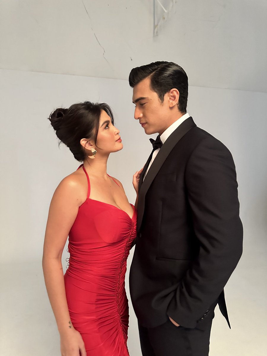 The look. 

MARVEN FOR 555TUNA
#HeavenPeralejo
#MarcoGallo