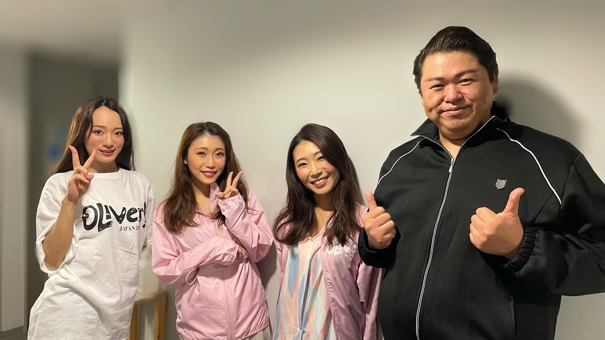IkuyoAoyama's tweet photo. #アラジン イン・コンサート
出演シーン全てのステージングがつきました🧞‍♂️💓

休憩中に元榮菜摘ちゃんと🫶🏻
『オリバー！』ではローズセラーとミルクメイドで共にセラーズを演じた仲です。

4枚目は懐かしいセラーズ4人の写真❣️
ストロベリーのえりか、ナイフの大ちゃん、会いたいな☺️ https://t.co/hm9SdrUOyB