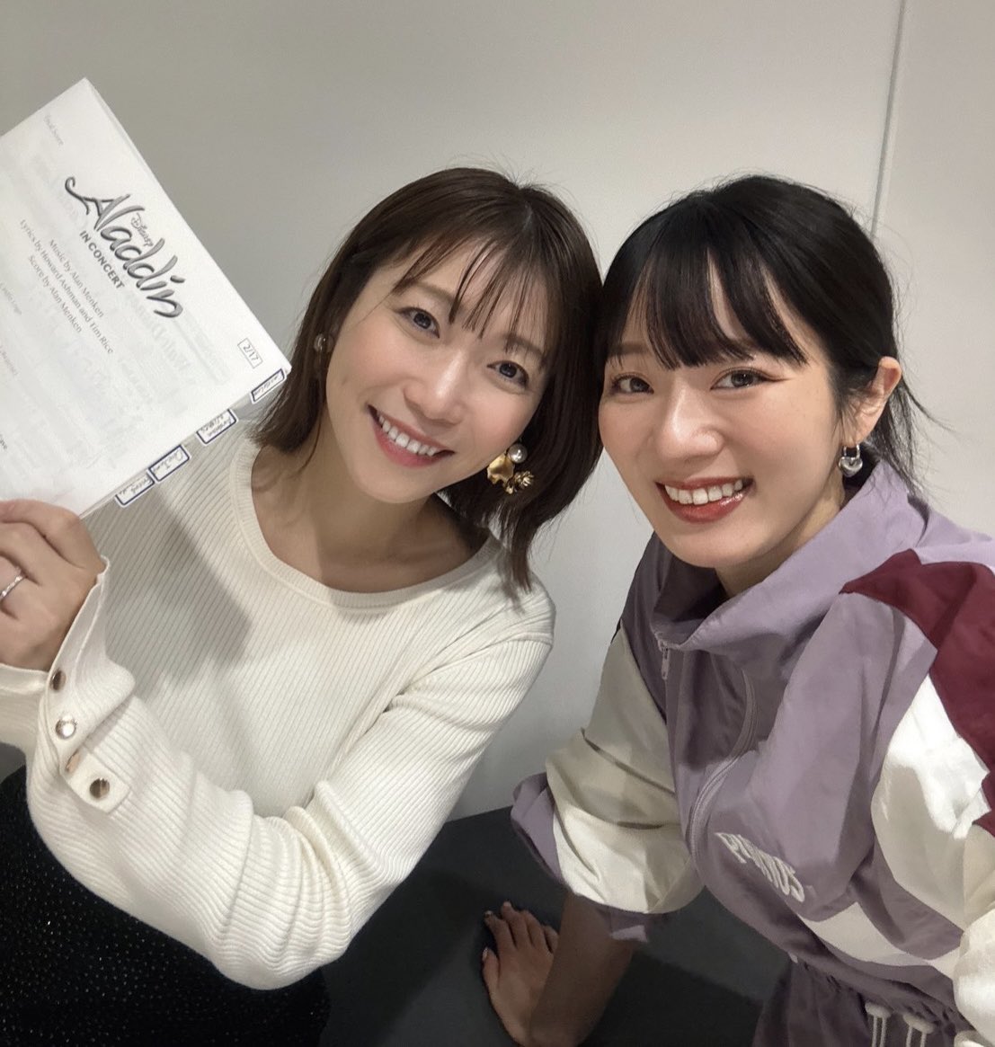 IkuyoAoyama's tweet photo. #アラジン イン・コンサート
出演シーン全てのステージングがつきました🧞‍♂️💓

休憩中に元榮菜摘ちゃんと🫶🏻
『オリバー！』ではローズセラーとミルクメイドで共にセラーズを演じた仲です。

4枚目は懐かしいセラーズ4人の写真❣️
ストロベリーのえりか、ナイフの大ちゃん、会いたいな☺️ https://t.co/hm9SdrUOyB