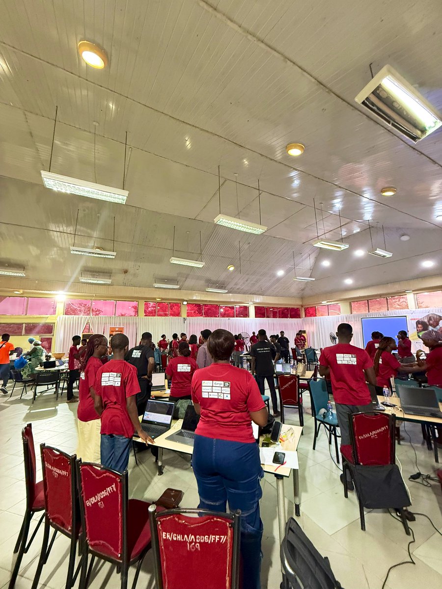 afi_maame's tweet image. Django Girls Koforidua Final Day 🎉

#django 
#blackpythondevs