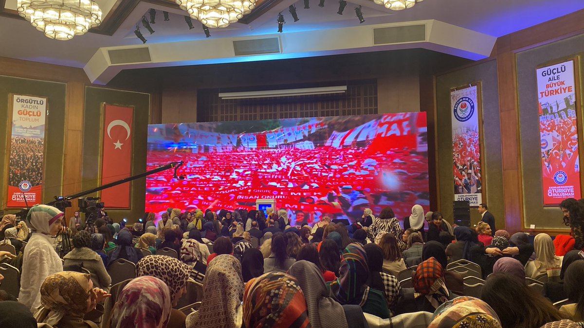 Aile yolumun temel taşı. İlk eğitimde öğretimin yapıldığı temel taş. 
Devlet büyüklerimiz bu yılı Aile yılı ilan etti. Bizlerde eğitim neferleri, anneler olarak bunu sadece bir yıla değil bir ömre hasrediyoruz. 
<a href="/MemurSenKonf/">Memur-Sen</a> <a href="/EgitimBirSen/">Eğitim-Bir-Sen</a> <a href="/Diyanet_Sen/">Diyanet-Sen</a> 
#AileyeDeğer