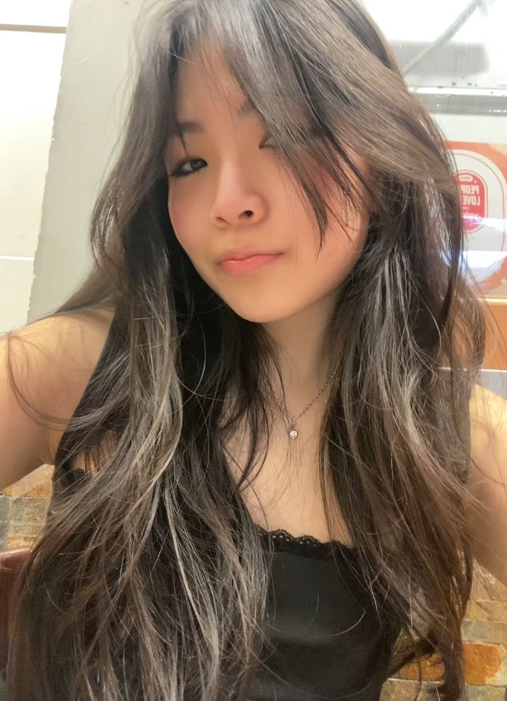 ipchicki's tweet image. anotha night out anotha lost lip product 💔