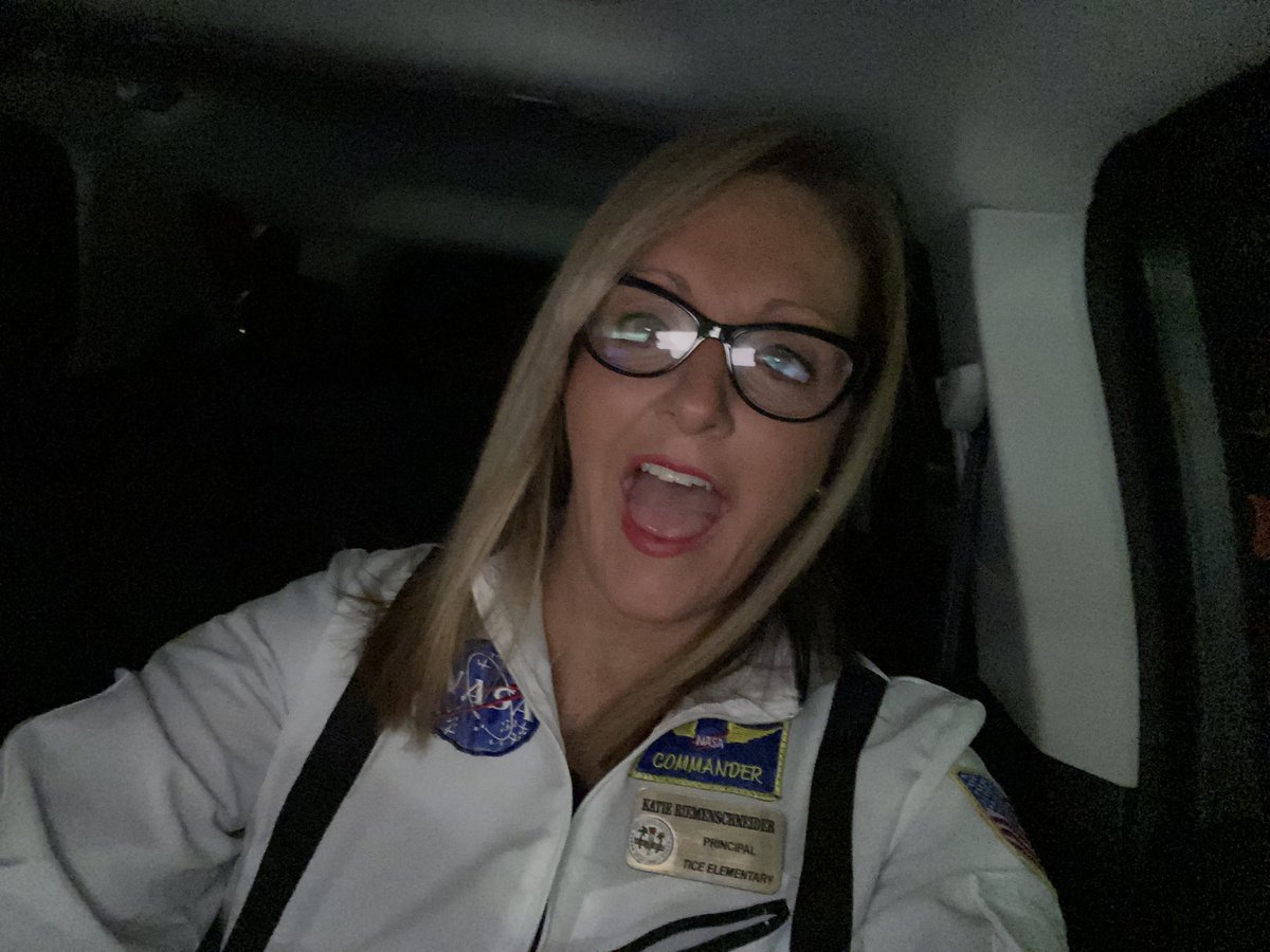 HeyKatie6's tweet photo. Heading to school like…an astronaut principal ready for a great Friday! Tice ENERGY! 💙🦅 @LeeSchoolCareer @LeeSchoolsSuper @LeeSchools https://t.co/2IG4IJb5Bc