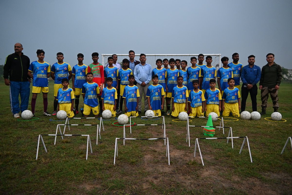 CISFEast's tweet image. Passion, discipline, and teamwork—hallmarks of both #CISF and football! Let's hit the field, play with spirit, and inspire the next generation. 🏅💪 #CISFSports #FootballSpirit #FitIndia @CISFHQrs