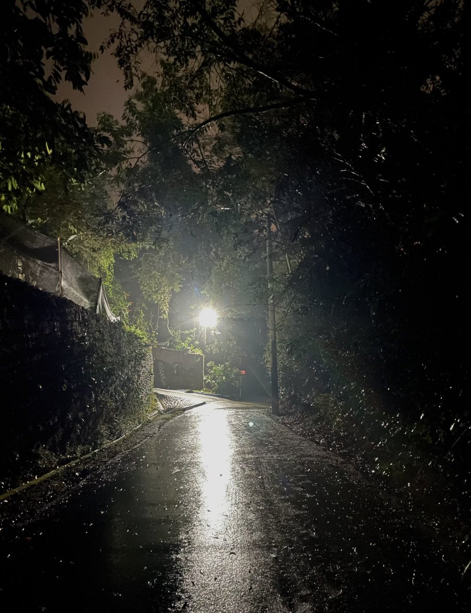 maoherrera7's tweet photo. Vereda El Carmen. #Villavicencio 5:20 Am. pasados por agua pero se lograron un par de buenas fotos!  #TributoaIsa. #TributoaHash. #CazandoAguaceros. https://t.co/Z8zc86lJfH