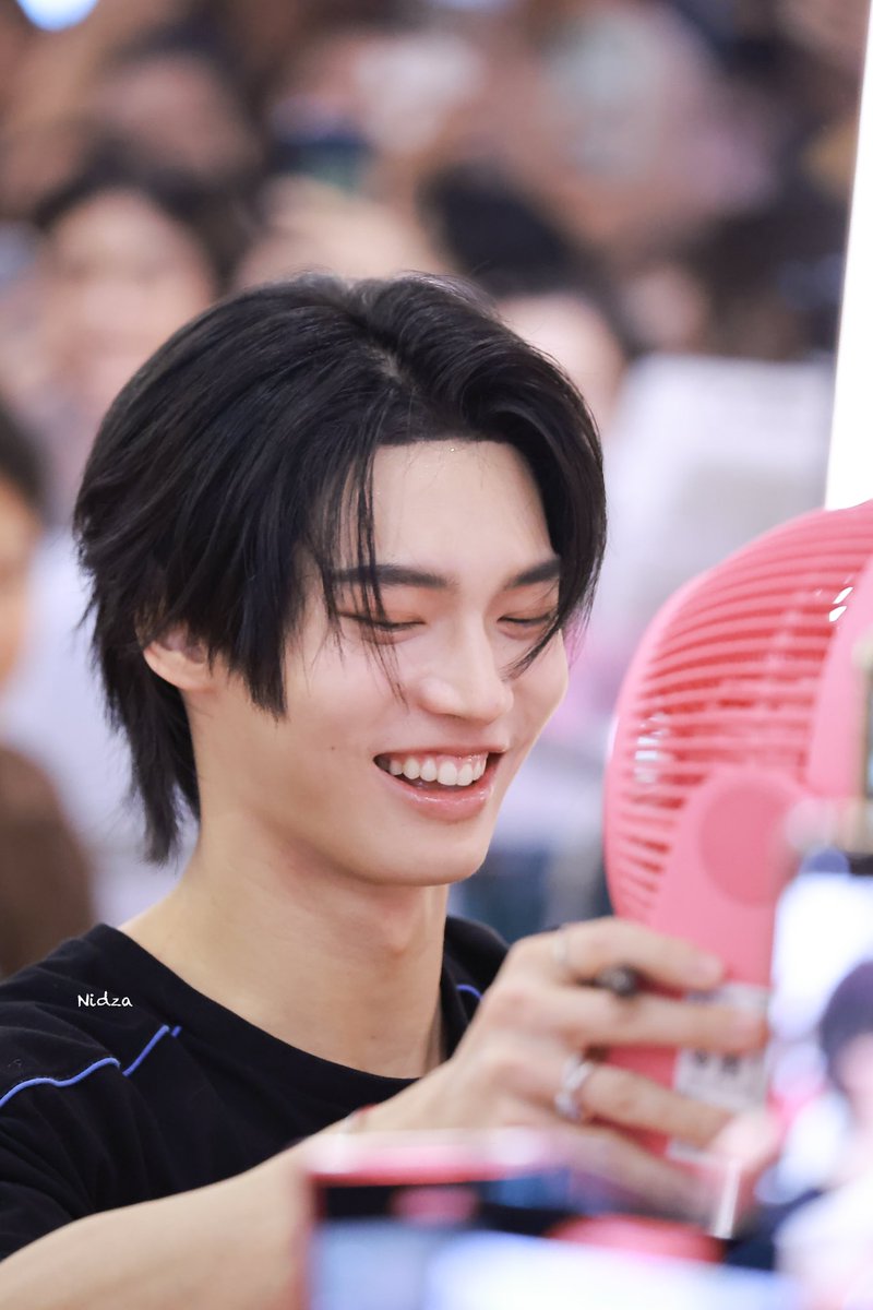 NIDZA7822's tweet photo. ของเล่นใหม่เมธวิน 555 พัดลมยักษ์ 

@winmetawin  
#winmetaiwn  
#souribkk 
@souri_bkk https://t.co/jNReWx5fya