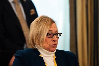 How can this Broad stand on &amp; support any part of Men playing in women’s sports??
And she’s a Governor!!!

People like this need to be taken behind the “BARN” or wait???
Maybe that’s what “it” wants