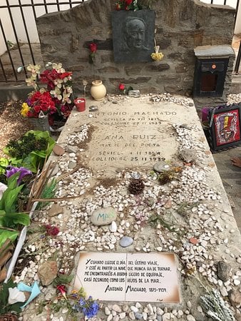 Hoy es un día de tristes efemérides en la literatura. El 22 de febrero de 1939 fallecía en Collioure (Francia) Antonio Machado, víctima del agotamiento, la tristeza y el exilio. Tres años después, en 1942, Stefan Zweig y su mujer Lotte se suicidaban en Petrópolis (Brasil) en su