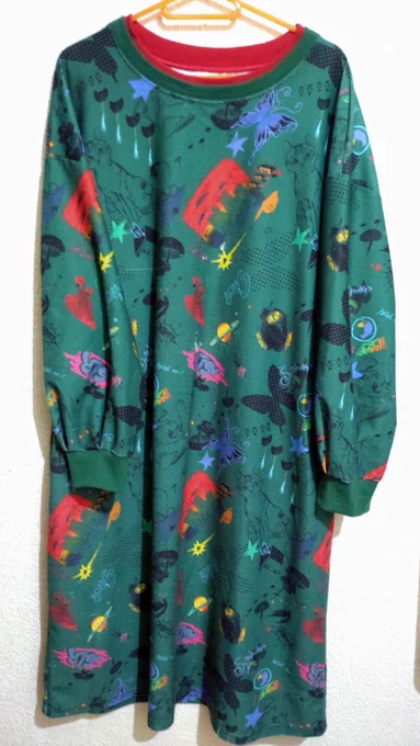 ロマンティックおばさんじゃないけど、気に入って買って5回くらい着てから「こんな服買う人いるんだ…」って思ったScoLarのワンピース見せるね!