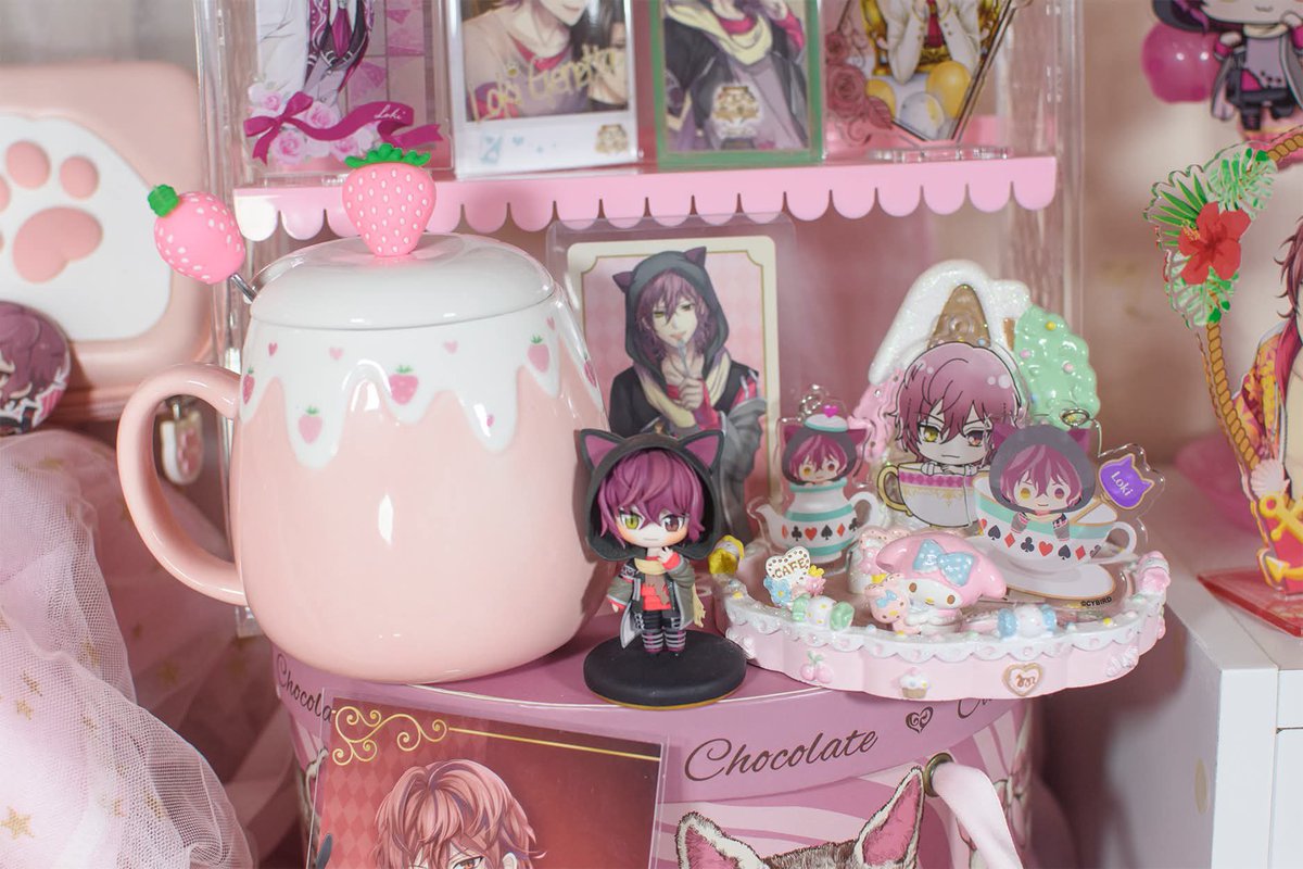 LokisAlice's tweet photo. Loki Genetta’s Birthday shrine, year 7 🐱

#lokigenetta #ikemenrevolution  #ikerev  #cybird #cybirdikemenseries #ロキジェネッタ  #イケメン革命 #イケレボ https://t.co/DPM7pKPs6I