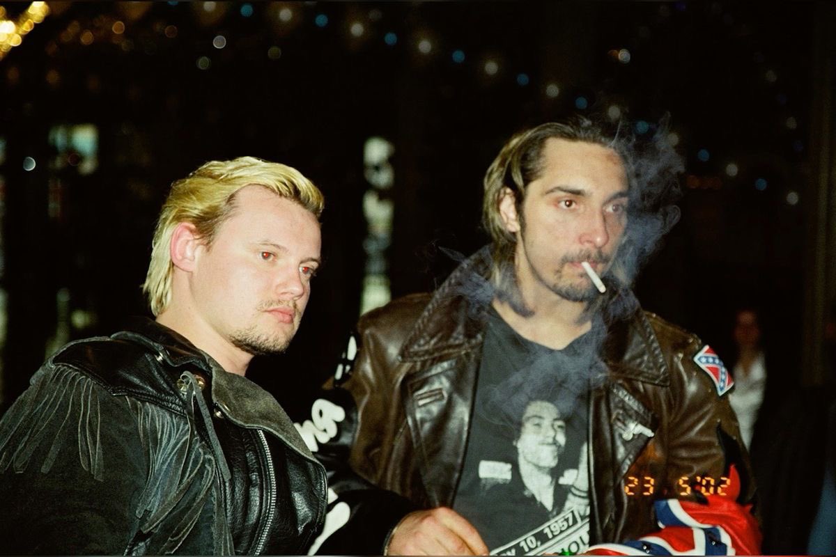 за каждым успешным мужчиной стоит такой же успешный мужчина 💅