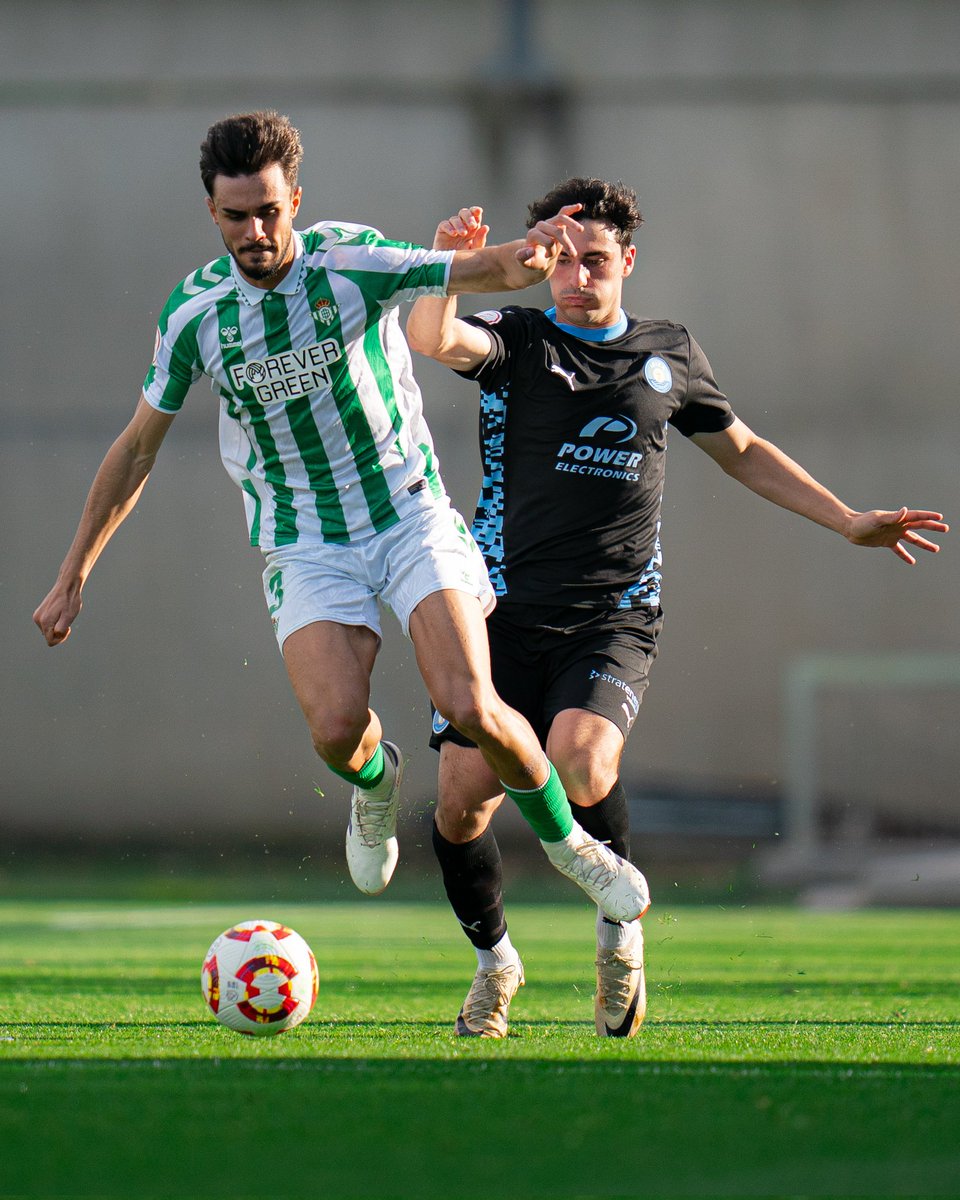 ¡Tarde de fútbol en <a href="/RTVBetis/">Real Betis RTV</a>! 📺🍿

No te pierdas desde las 16:00h el duelo del #BetisDeportivo 🆚️ <a href="/ADCeuta_FC/">AD CEUTA FC</a> ⚔️⚽️

🎙 <a href="/JulioRamosMon/">Julio Ramos</a> y <a href="/SantIRoldanG10/">Santi Roldán</a> 

➡️ realbetisbalompie.es/rtvbetis/direc…