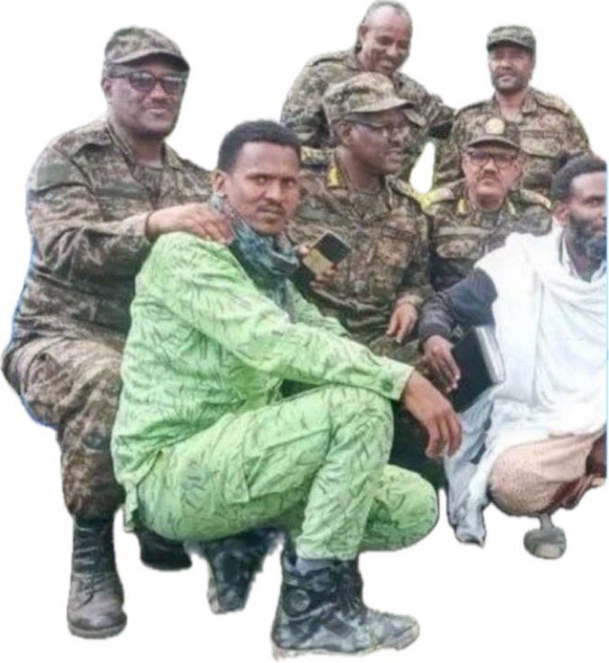 ከ2000 በላይ ሰራዊት የሌለው እንደፊኛ በአየር የተነፋ 24 ክፍለ ጦር አለኝ የሚለው ምሬ ከሀጂው ከባእዴን በተሰጠው ተልኮ  ቢሳካለት ኖሮ ኮሎኔል ፋንታሁንን ገሎ  እንደለመደው እጁን ሊሰጥ  ነበር አልሆነም