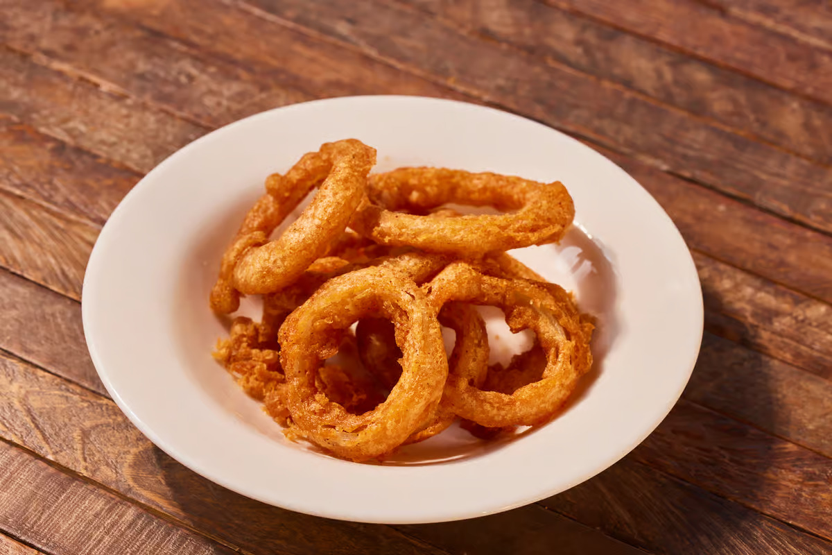 RetroHighway's tweet image. Ketchup or mustard on those onion rings?