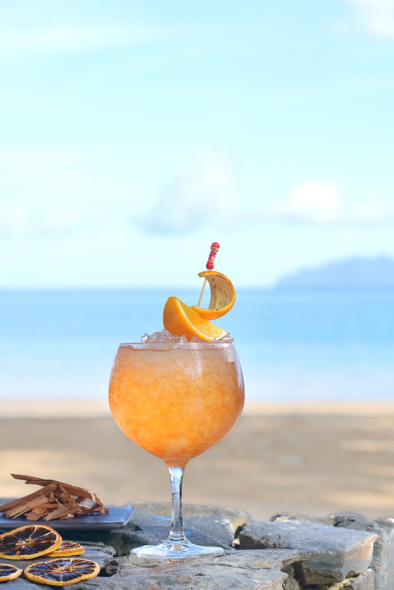 DataiLangkawi's tweet photo. In the hands of our talented mixologists, locally foraged botanicals stir distant memories with their familiar aromas. Each of our signature cocktail creation is carefully crafted with unique flavours that unfold a story with every sip.⁠
⁠
#TheDataiLangkawi #DiscoverDatai https://t.co/NuBBubRqCv