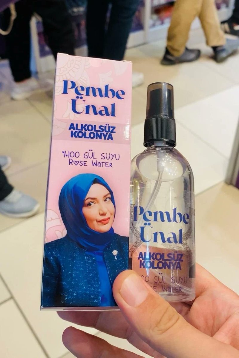 sen alışmışsın            ben gecenin
güneşli günlere         dördü beşiyim

#KızılcıkŞerbeti