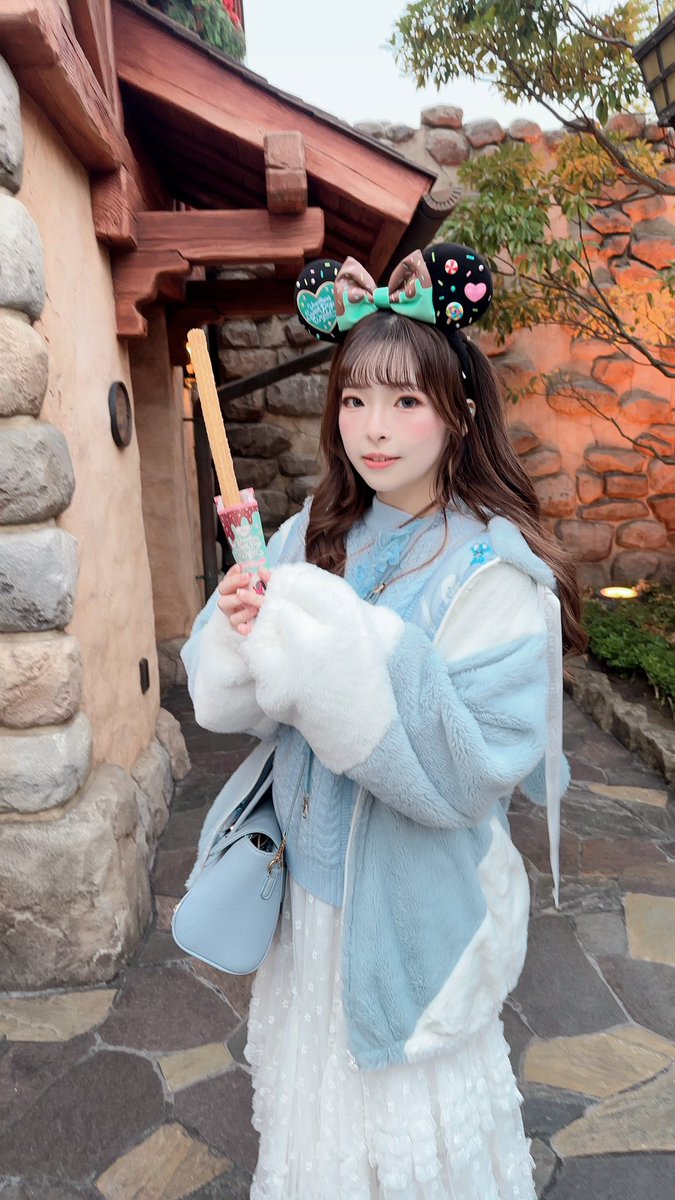 ディズニーが大好きすぎて、
年に5、6回くらいに行ってる笑
#ディズニー