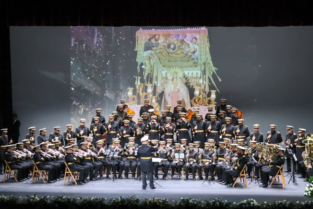 PasoBlanco_3's tweet photo. 🤍 Emoción, y pasión blanca llenaron anoche el Auditorio Margarita Lozano con el concierto  “𝐌𝐮́𝐬𝐢𝐜𝐚 𝐩𝐚𝐫𝐚 𝐥𝐚 𝐕𝐢𝐫𝐠𝐞𝐧 𝐝𝐞 𝐥𝐚 𝐀𝐦𝐚𝐫𝐠𝐮𝐫𝐚”, organizado por nuestra cofradía. https://t.co/1hznQO4qal
