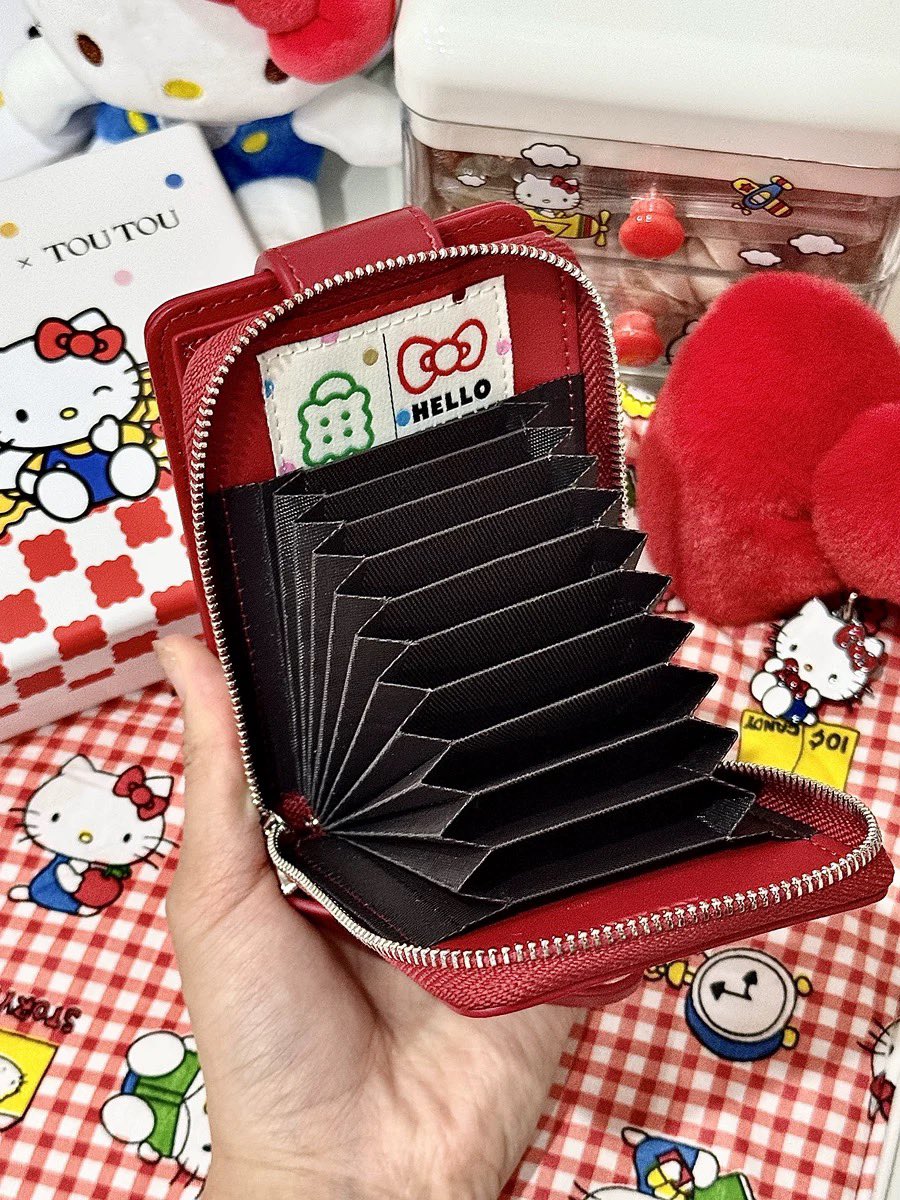 withdreamee's tweet photo. 🌈 Pre-order🇨🇳
: สินค้าจัดส่งในจีนต้นเดือน 3

#TOUTOU x #HelloKitty Multi-Slot Card Holder
: สินค้าลิขสิทธิ์แท้

🚩ราคา 950฿
🚛รวมส่งในไทย
💬มัดจำ 50%

✅รวมภาษี+ค่าส่งกลับไทย
⏰รอสินค้า 14-20 วันหลังส่งกลับไทย

#พรีจีน #พรีออเดอร์จีน
#ตลาดนัดsanrio #ตลาดนัดซานริโอ้ https://t.co/vMSFkWmjfY