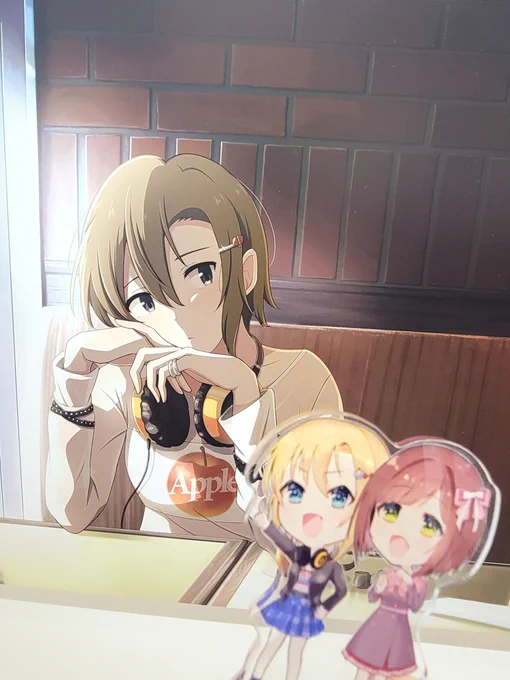 見てきました!! 色んな絵柄、色んな関係性、アイドルたちの等身大&オシャレな日常を感じられて本当に素晴らしかった…!! 担当たちは勿論、全アイドル全イラストについて顔がいいとかこういうシチュエーションなのかなとか無限に語れるしポスターもオシャレで最高… #Fragmentsデレマス